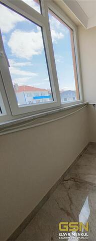16-ÇAYIROVA YENİ MAHALLE DE LÜX 3+1 DİRE